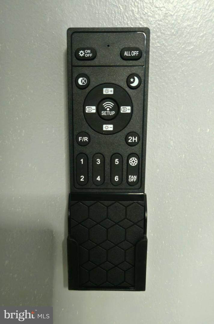 https://bt-photos.global.ssl.fastly.net/brightmls/orig_boomver_1_805142887230-2.jpg