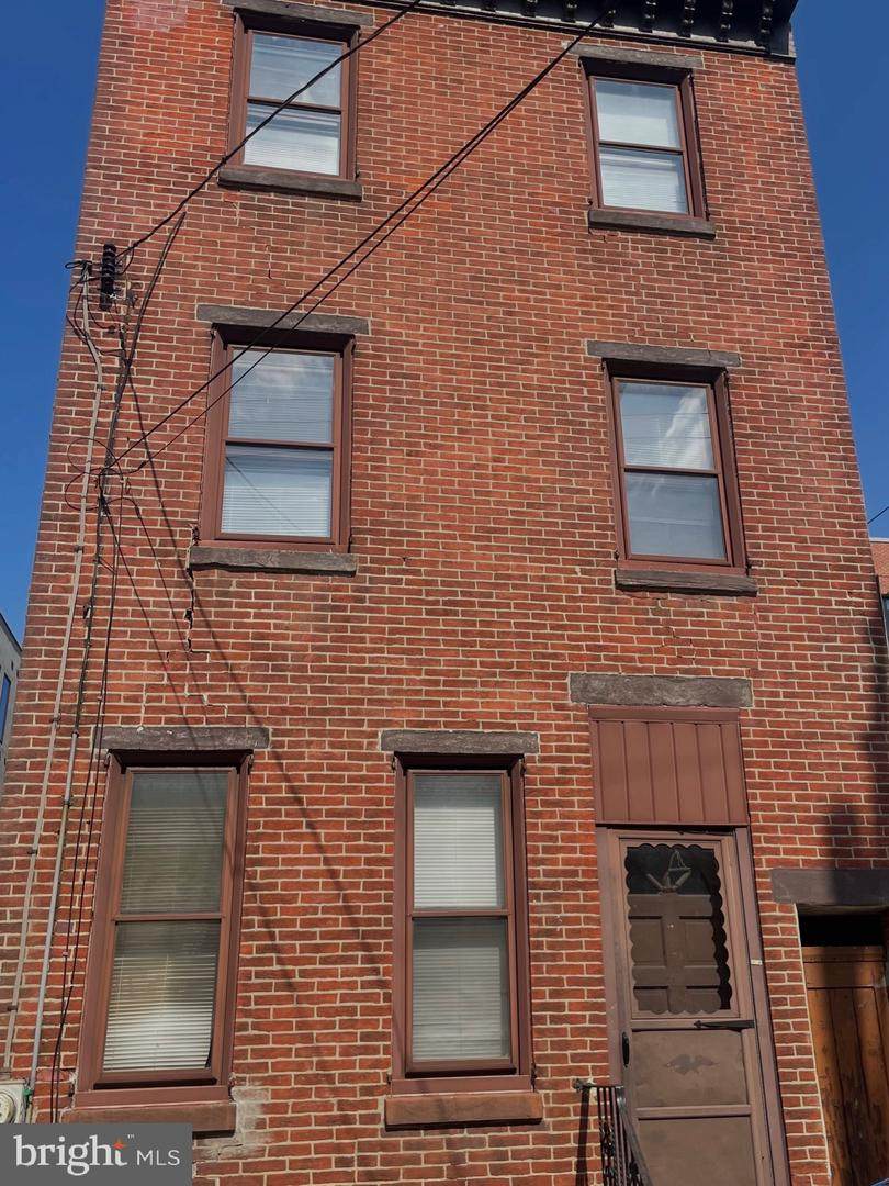1137-39 Dunton Street - Photo 1