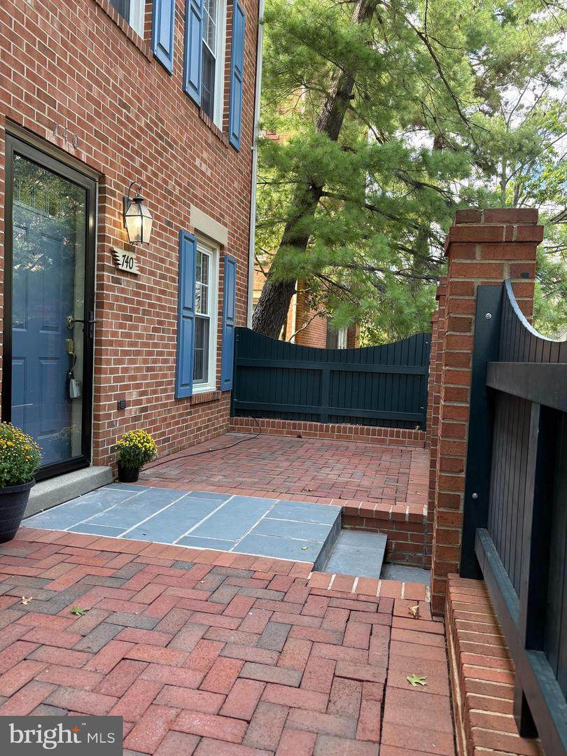 740 Vermont Street - Photo 1