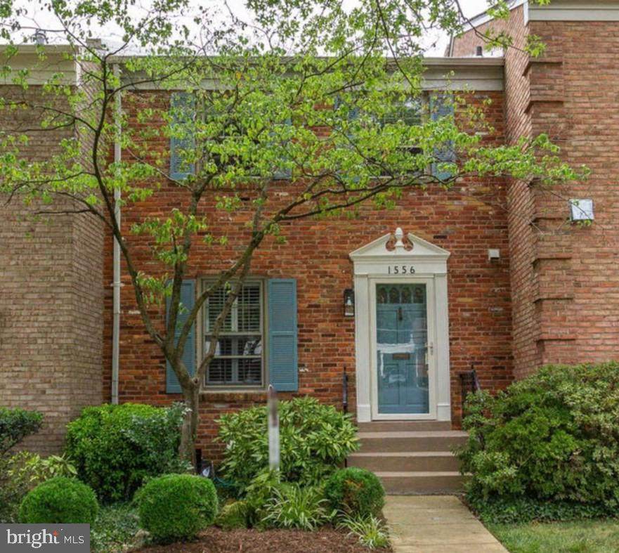 1556 Westmoreland Street - Photo 1