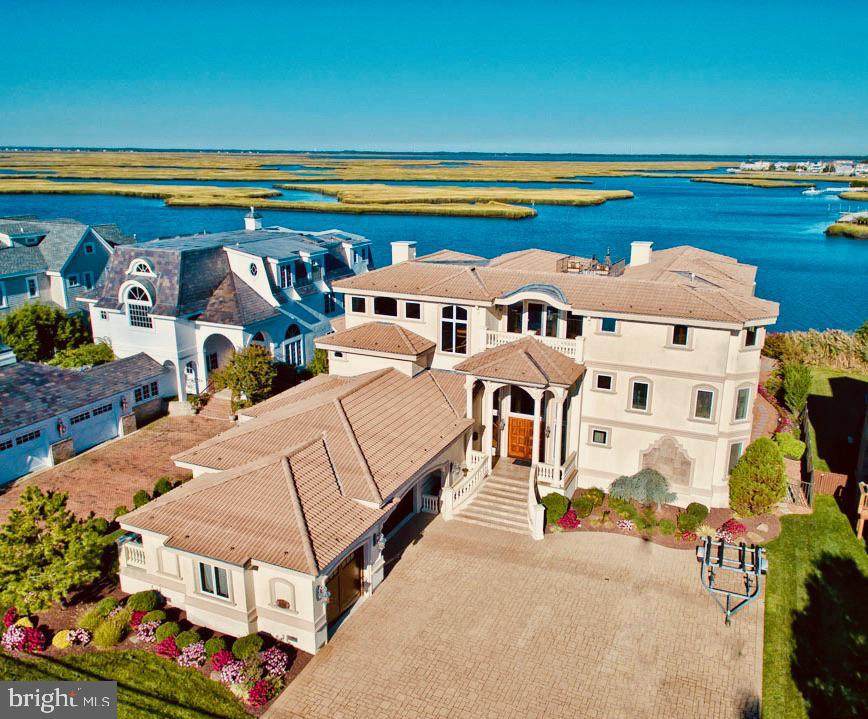 5024 Ocean Drive - Photo 1