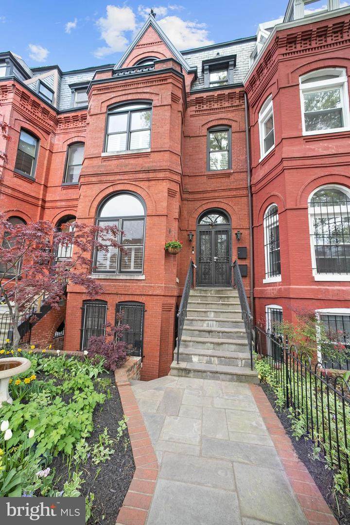 1641 13TH Street - Photo 1