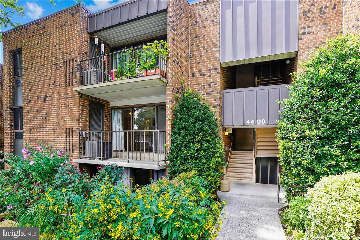 4400 Island Place - Photo 1