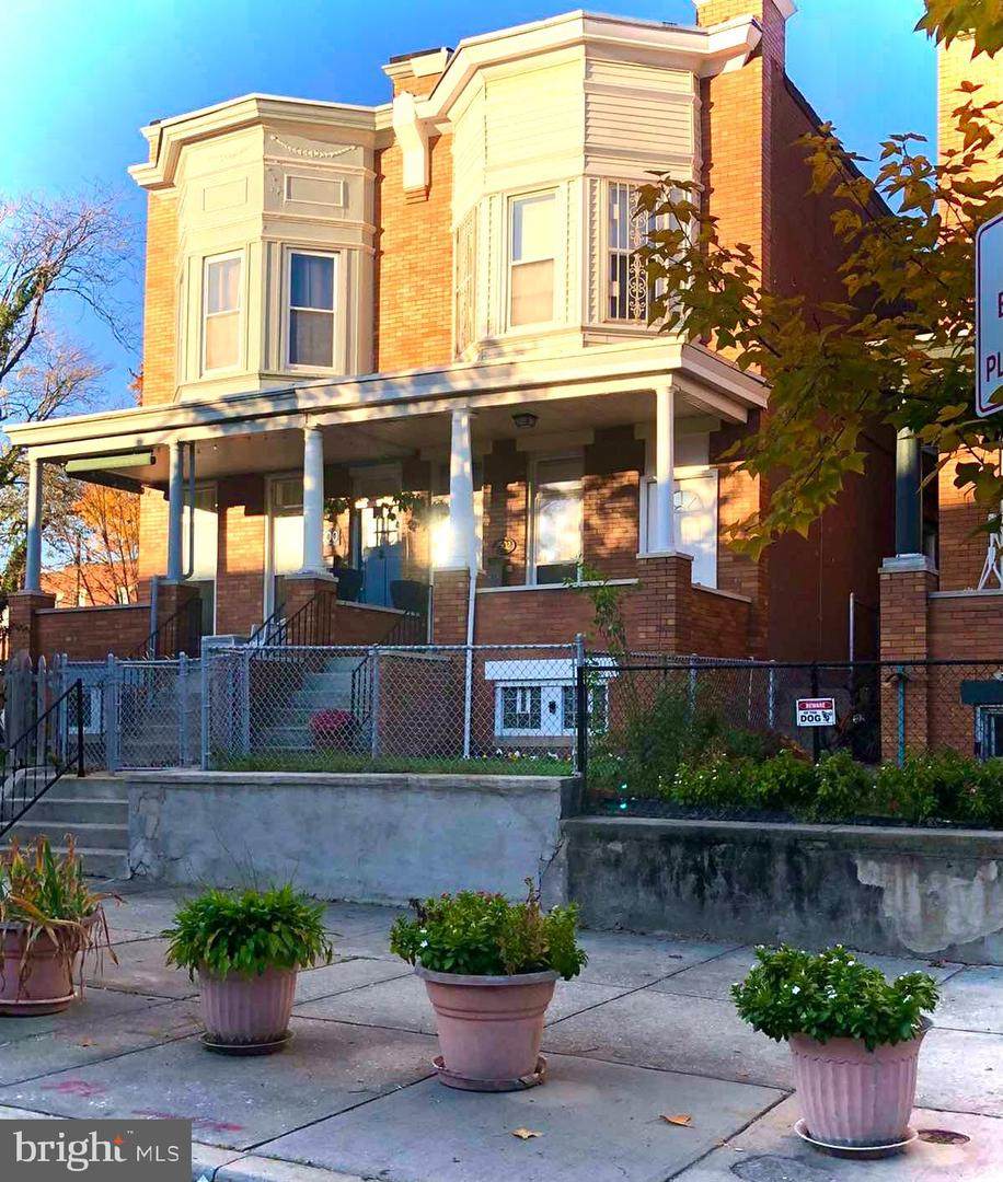 2502 Brookfield Avenue - Photo 1