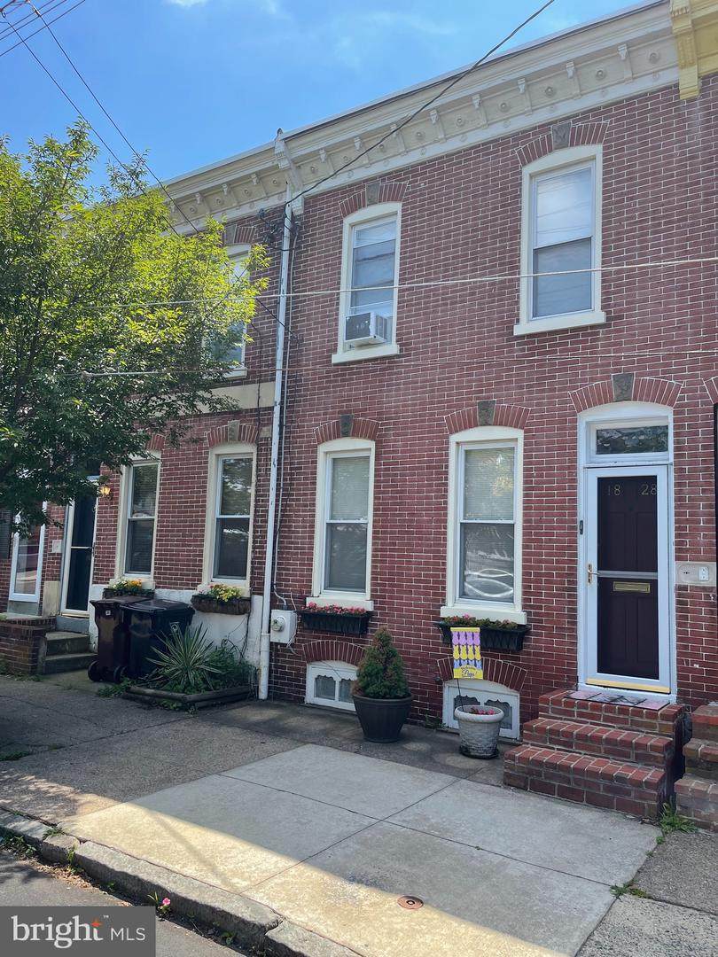 1828 Lincoln Street - Photo 1