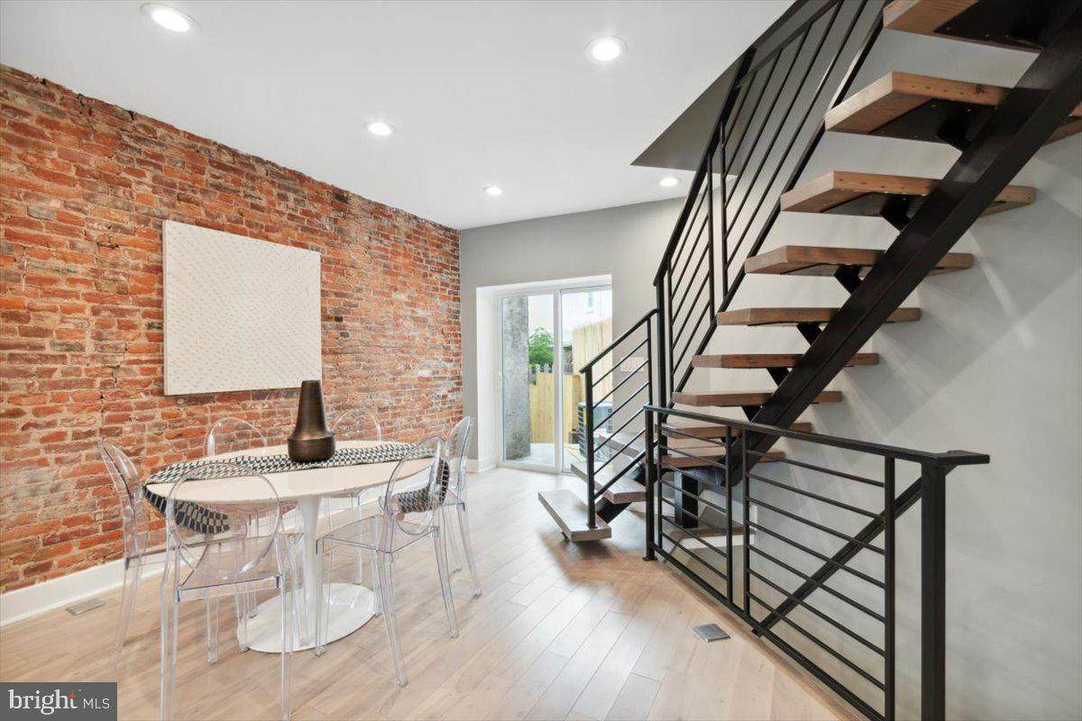 610 27TH Street - Photo 1