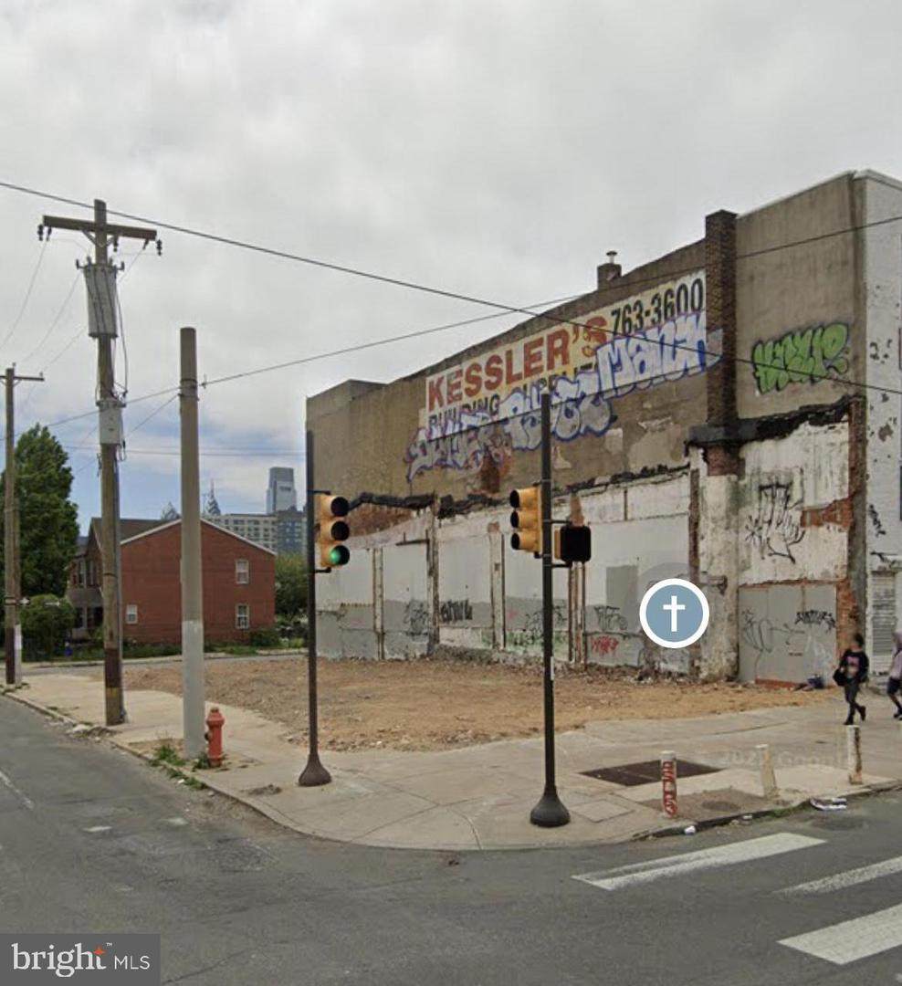 1200-2 Girard Avenue - Photo 1