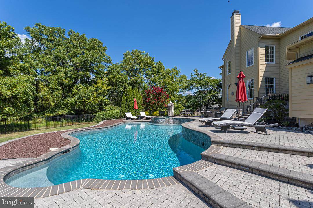 120 Jane Chapman Dr W - Photo 1