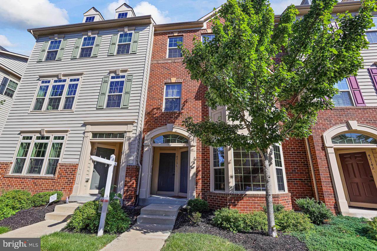 42136 Piebald Square - Photo 1
