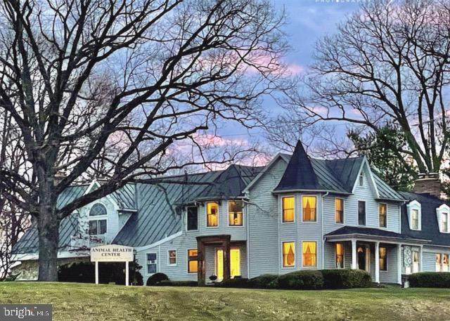 806 Park Avenue - Photo 1