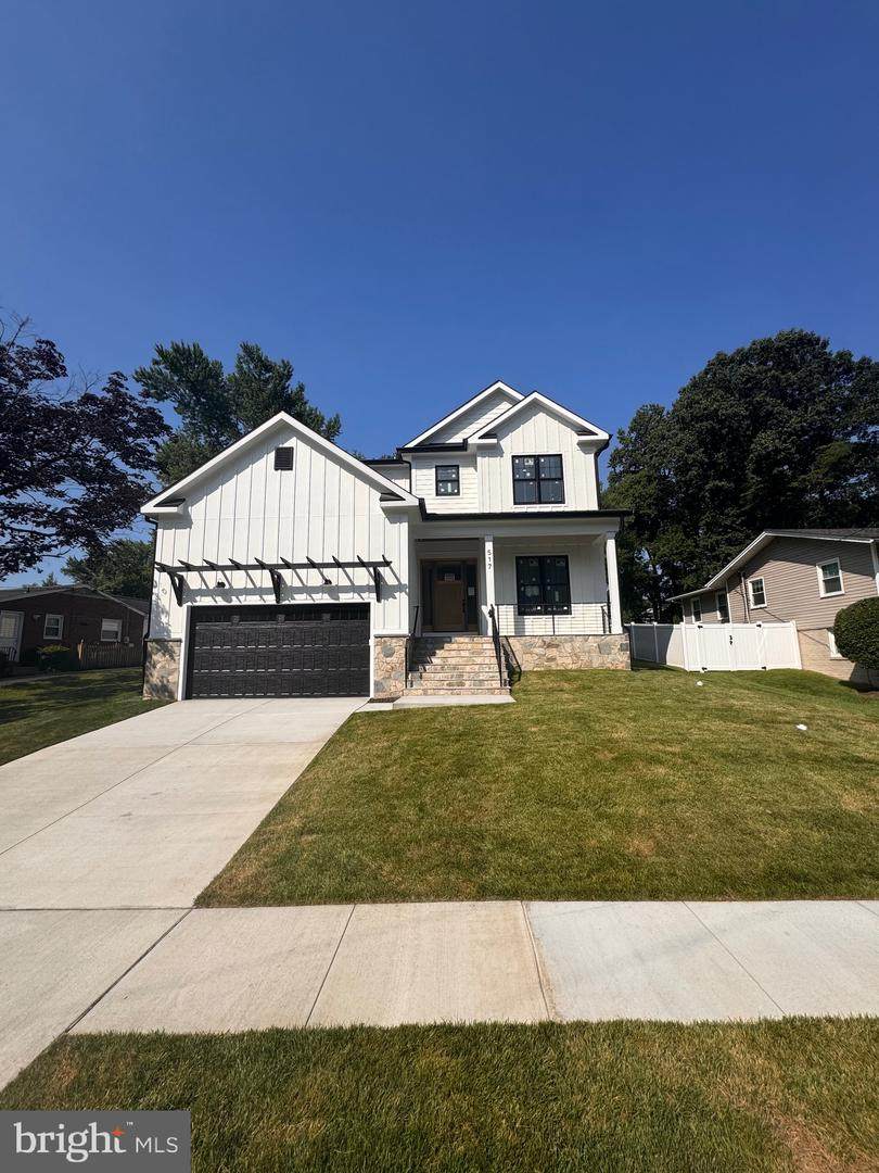 517 Walker Street - Photo 1