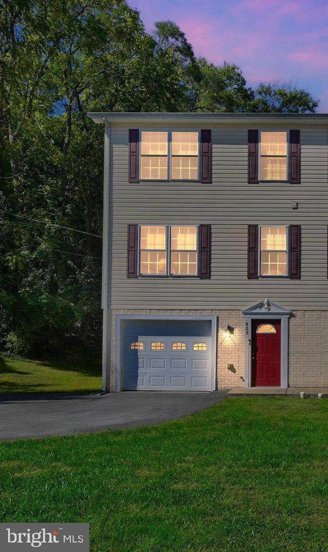 427 Hill Street - Photo 1