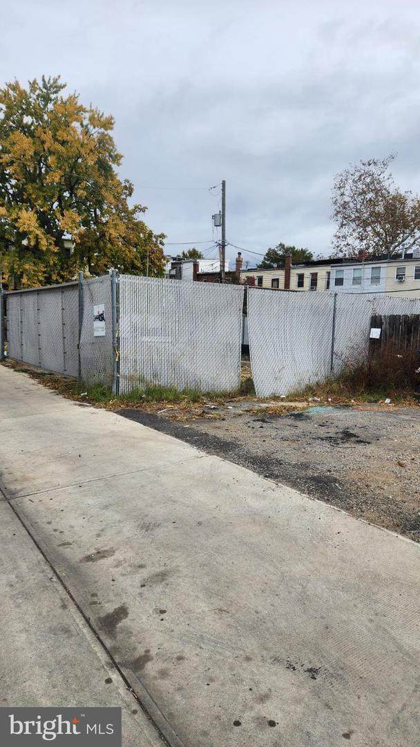 927 Ingraham Street - Photo 1