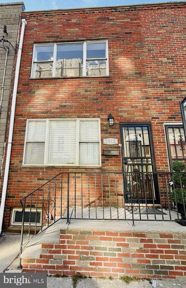 1912 9TH Street - Photo 1