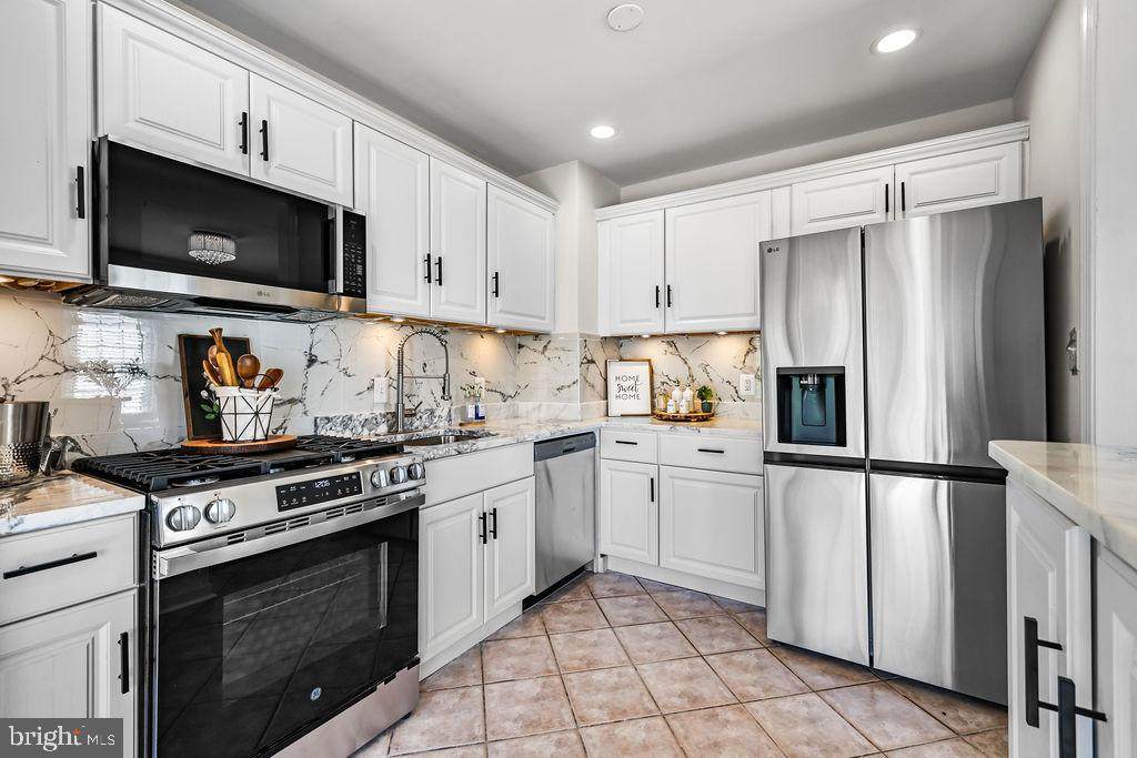 812 Forest Glen Road - Photo 1