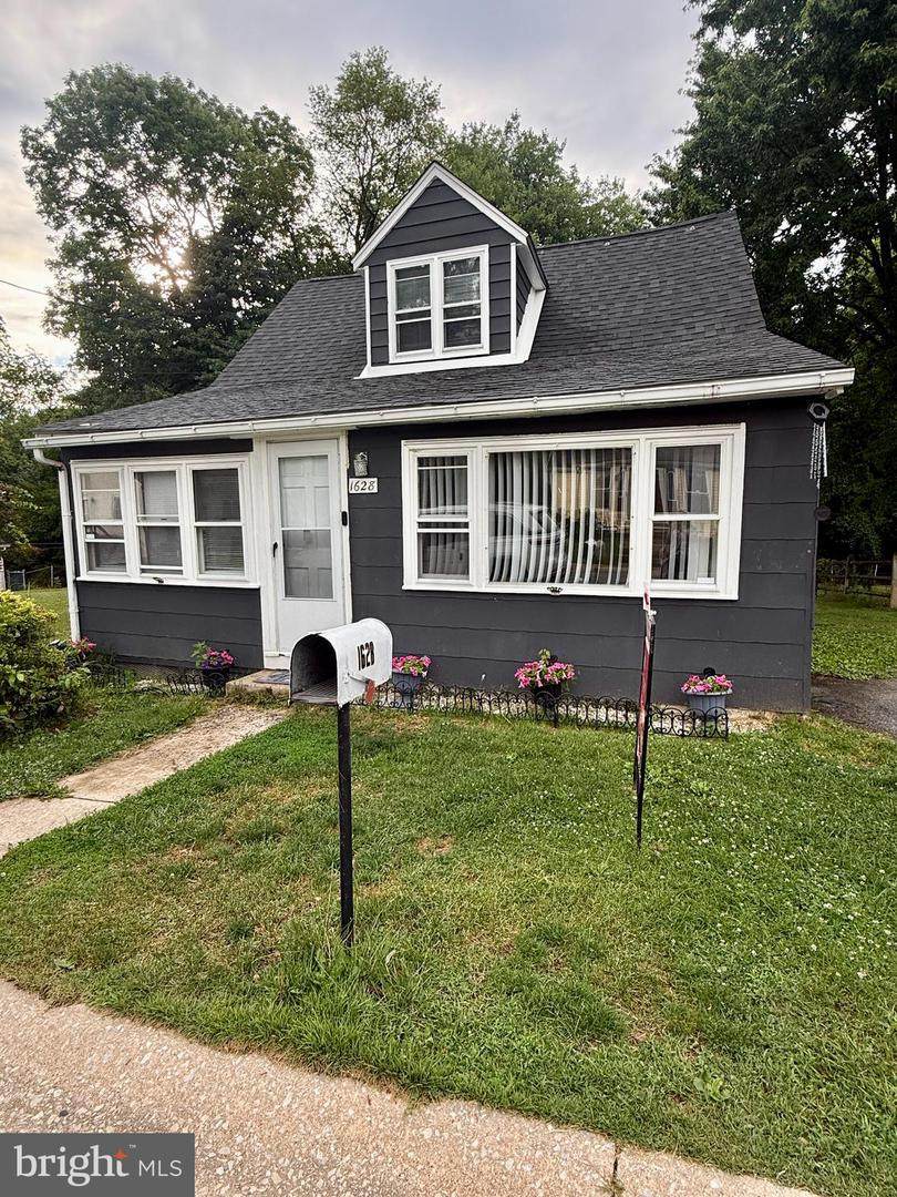 1628 Cherry Street - Photo 1