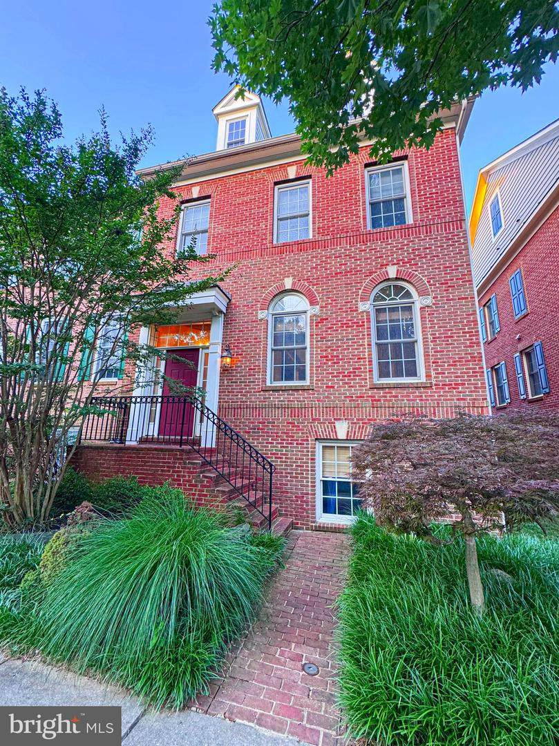 608 Pleasant Drive - Photo 1