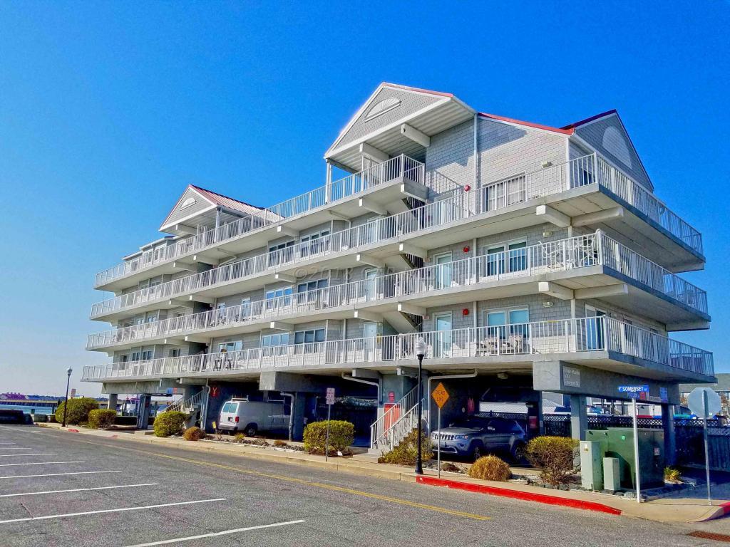 300 Somerset Street - Photo 1