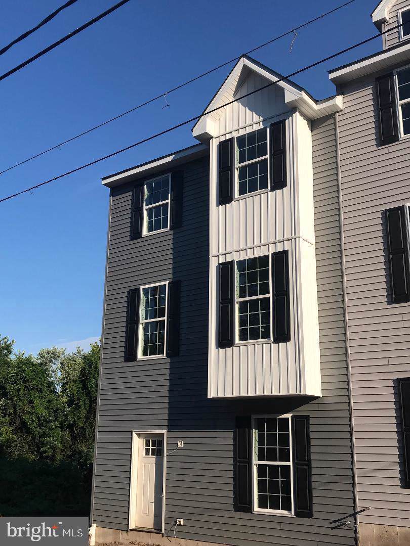 4 Railroad Street - Photo 1