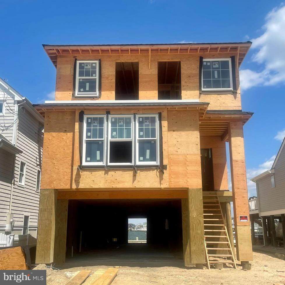 275 27TH Street - Photo 1
