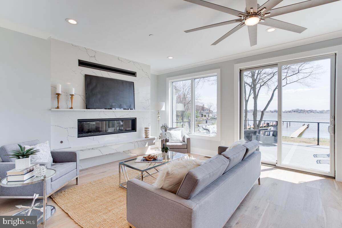 935 Williams Street - Photo 1