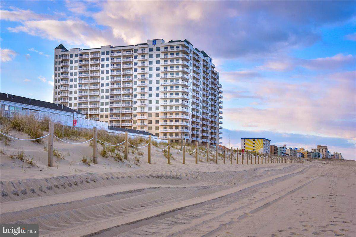 2 48TH Street - Photo 1