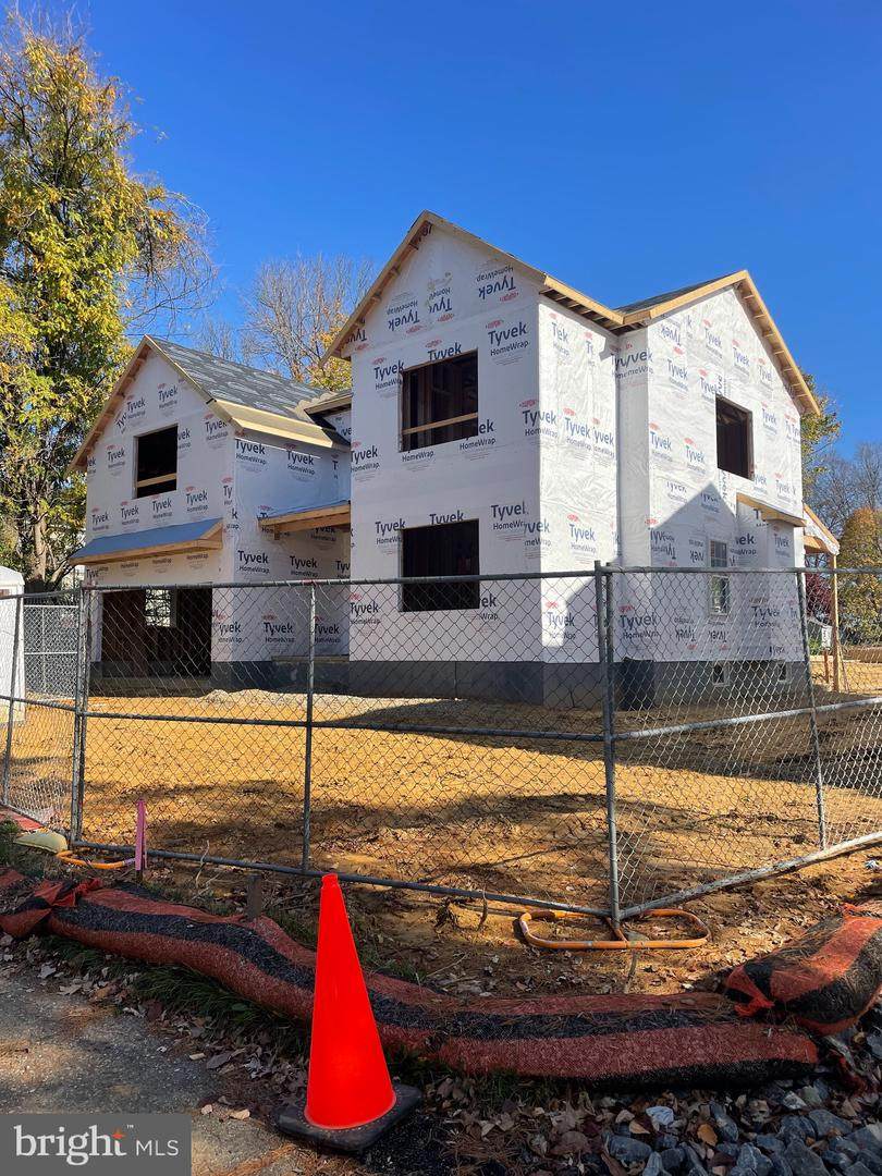 409 Vernon Street - Photo 1