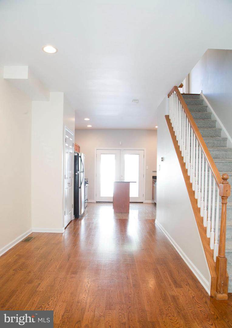 726 24TH Street - Photo 1