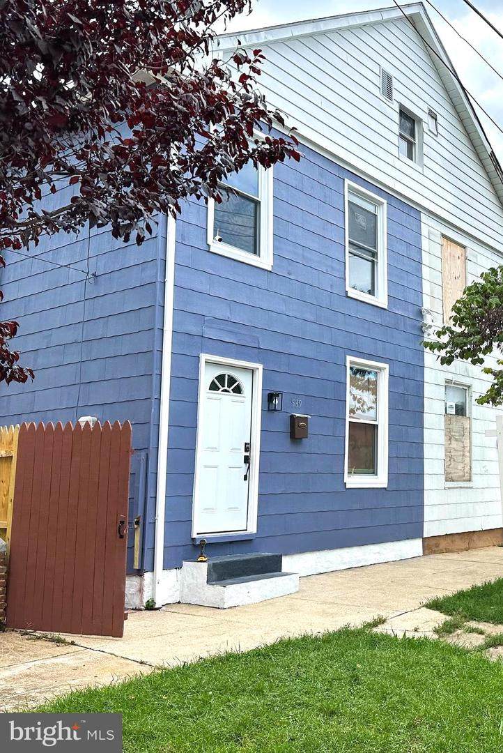 539 Pontiac Avenue - Photo 1