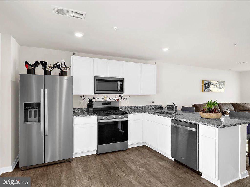213 Hibiscus Lane - Photo 1