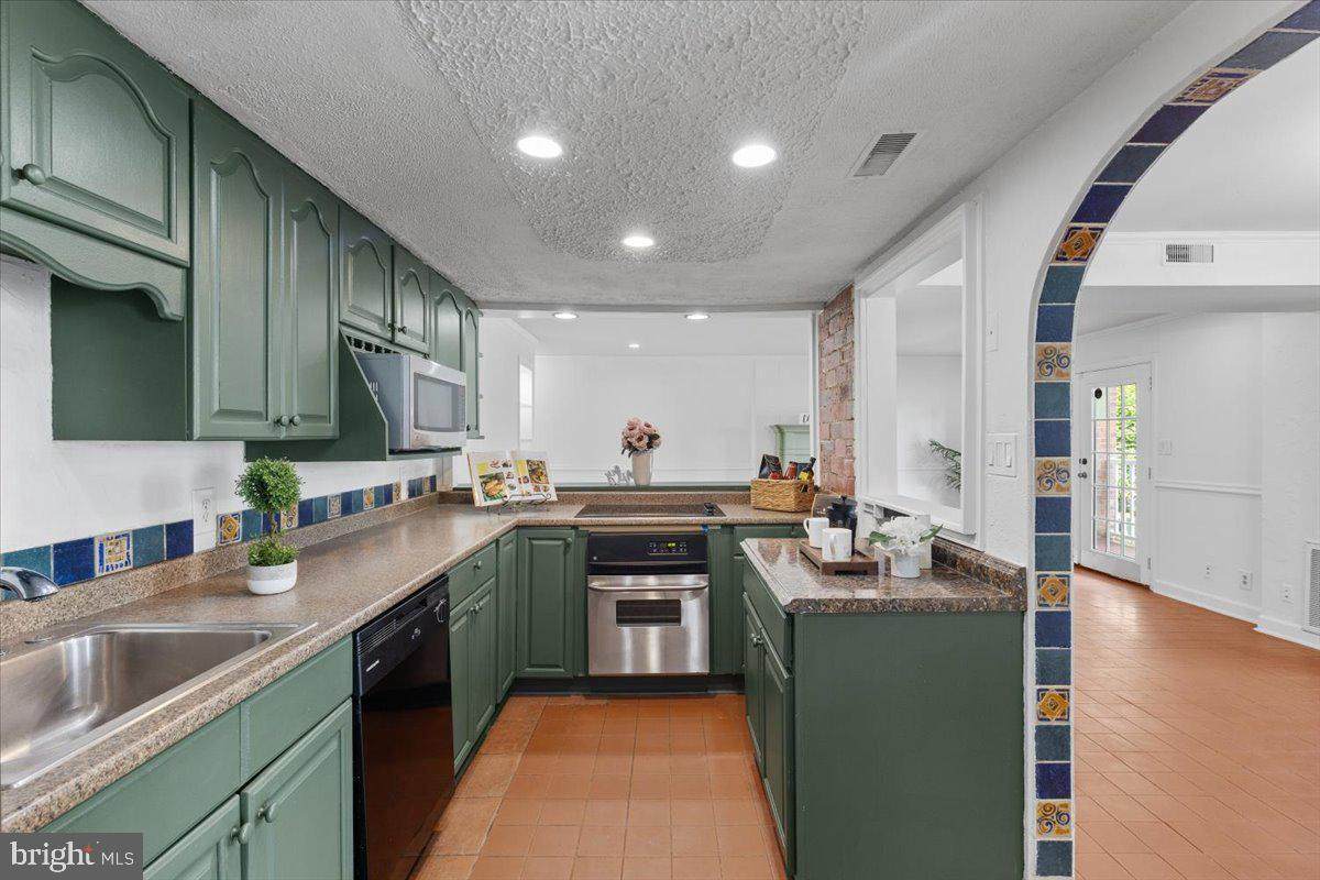 202 Buckingham Lane - Photo 1