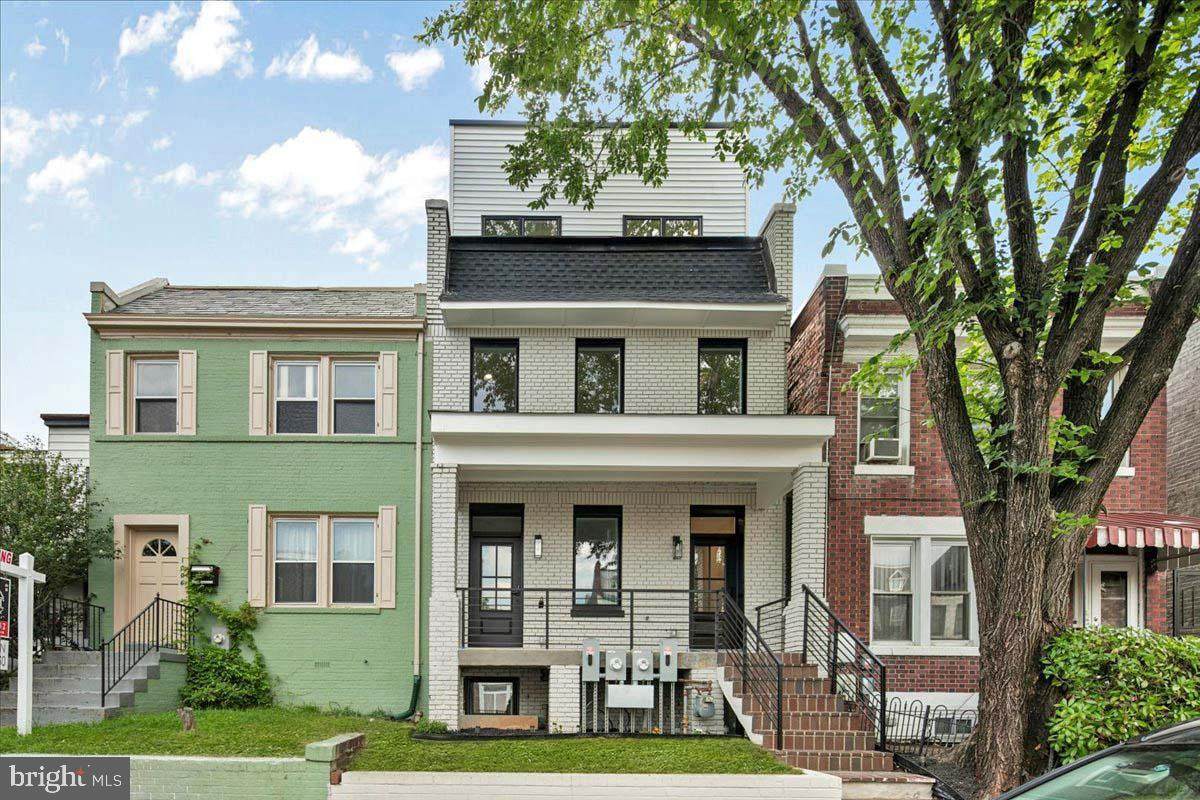 1008 4TH Street - Photo 1
