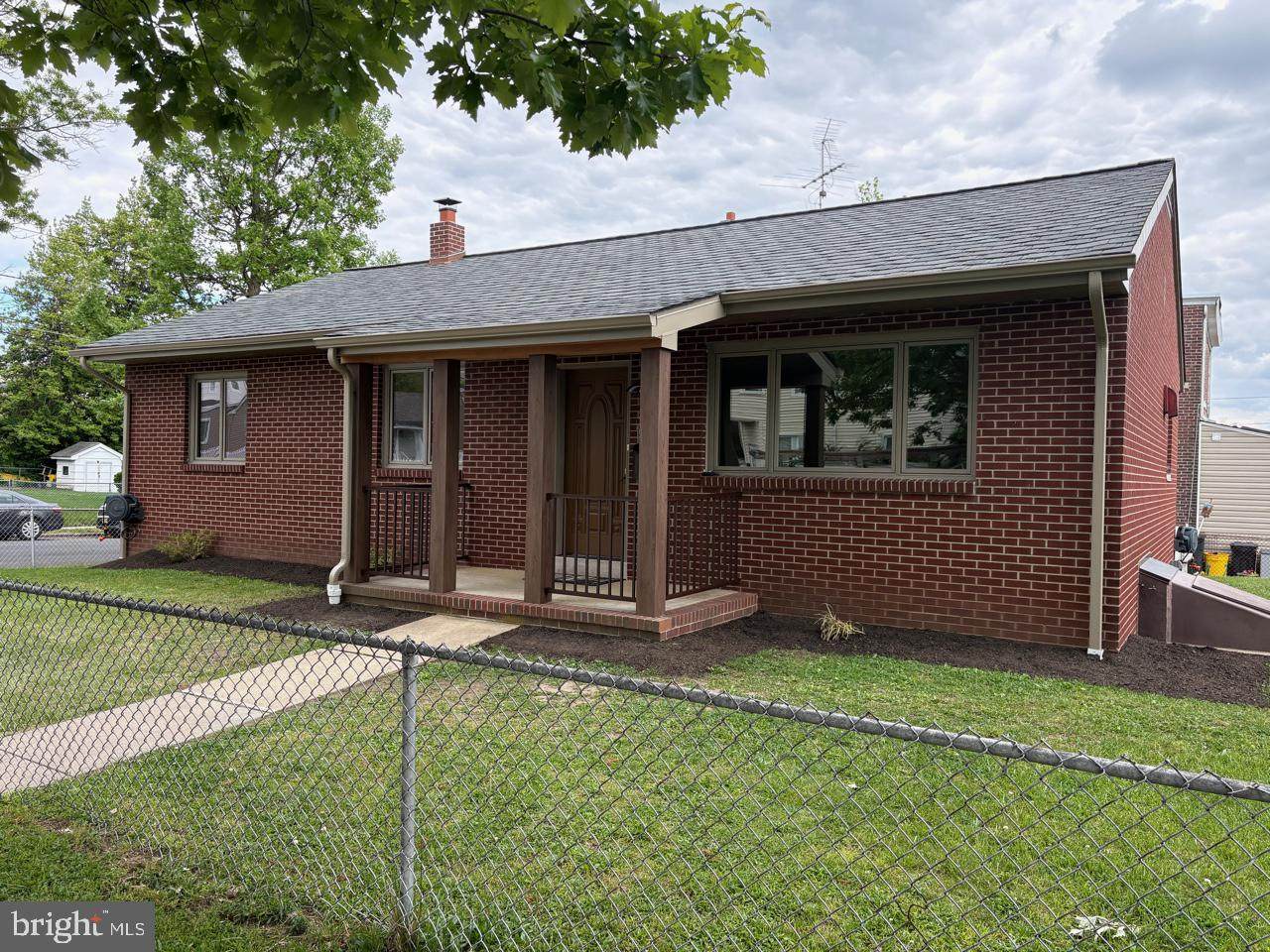 1040 Indiana Ave - Photo 1