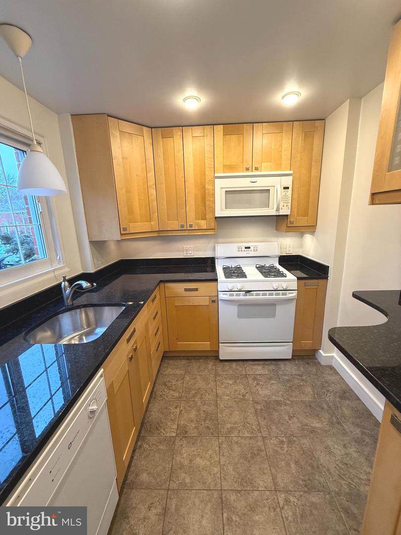 1612 Mount Eagle Place - Photo 1