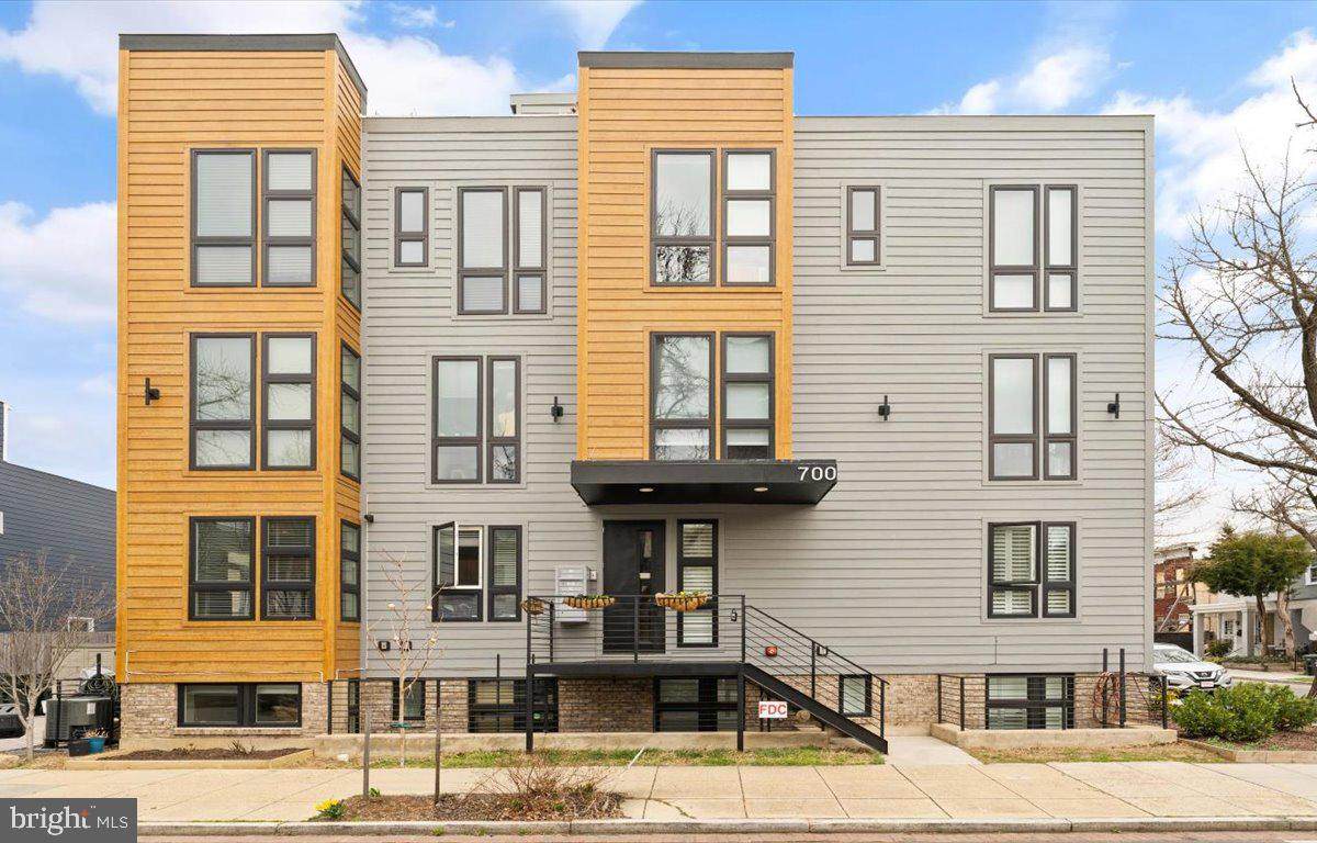 700 16TH Street - Photo 1