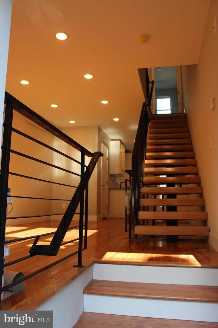 1233 Hollywood Street - Photo 1