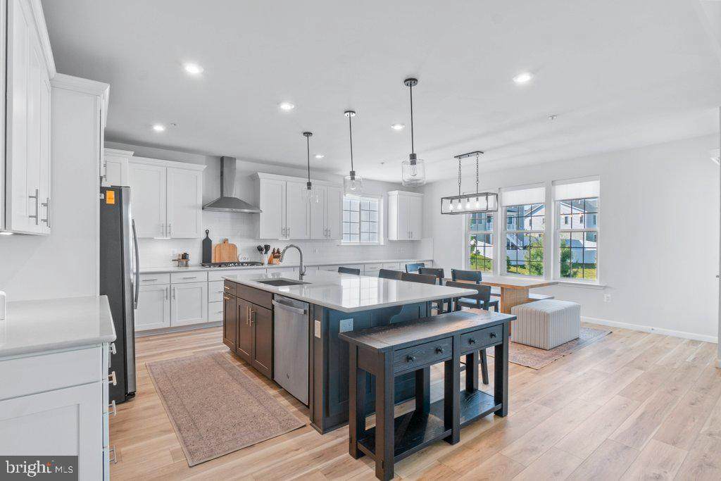 https://bt-photos.global.ssl.fastly.net/brightmls/orig_boomver_6_804766050700-2.jpg