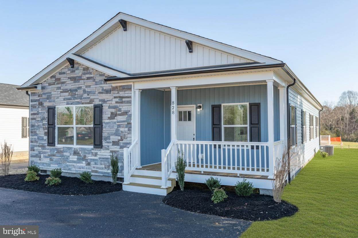 828 Mineral Avenue - Photo 1