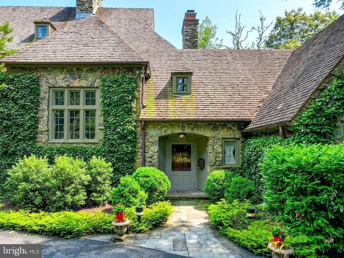 102 Cotswold Road - Photo 1