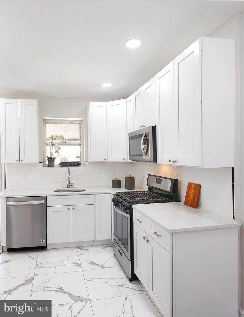 2702 Livingston Street - Photo 1