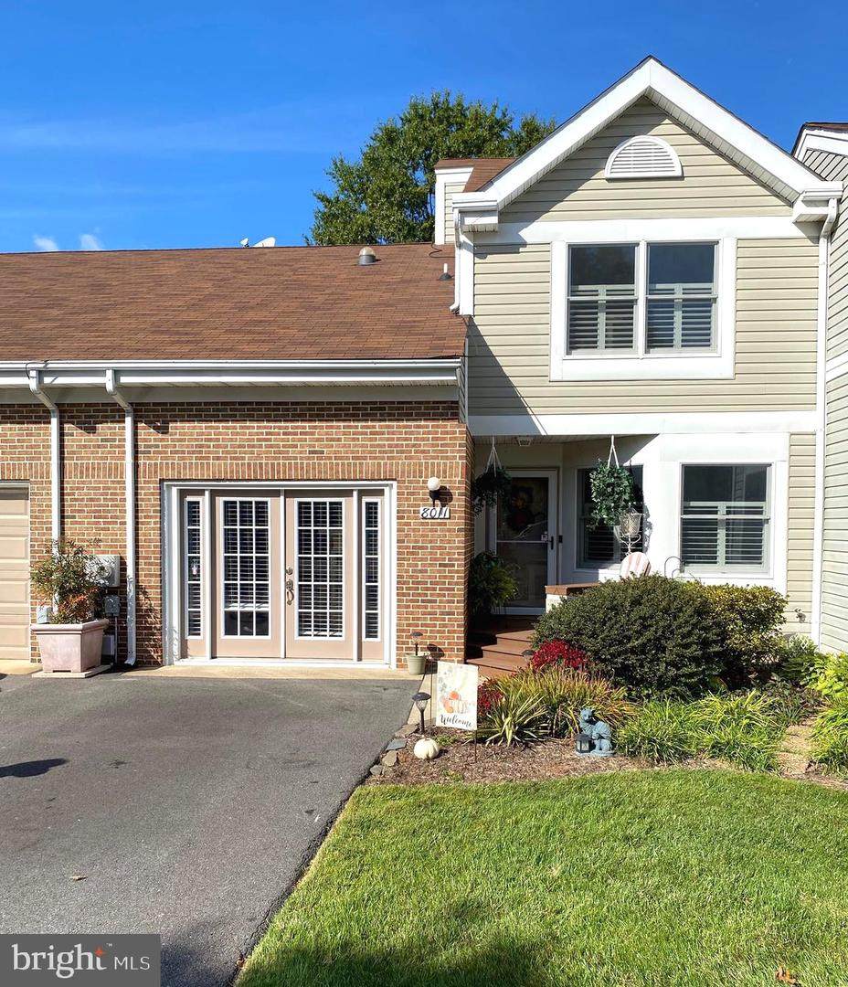 8011 Bridgepointe Drive - Photo 1