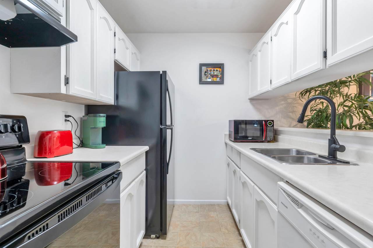 2239 152 Street - Photo 1