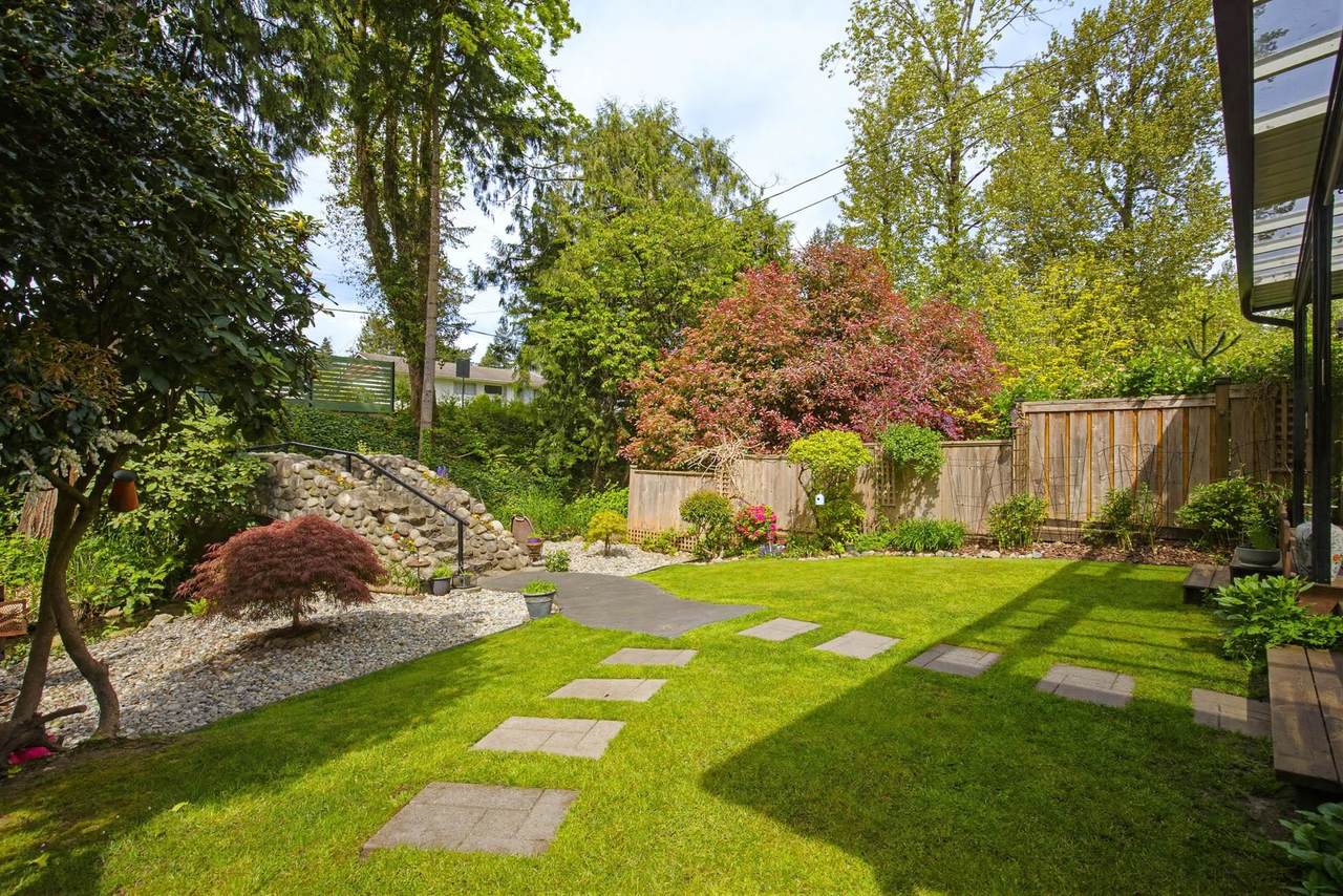 3358 Jervis Street - Photo 1
