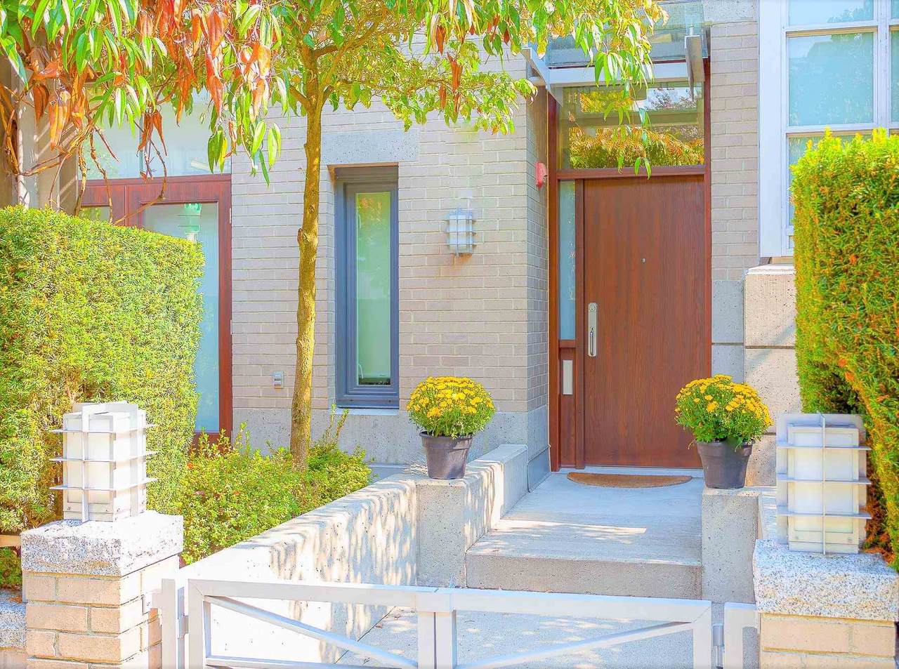 1975 Alberni Street - Photo 1