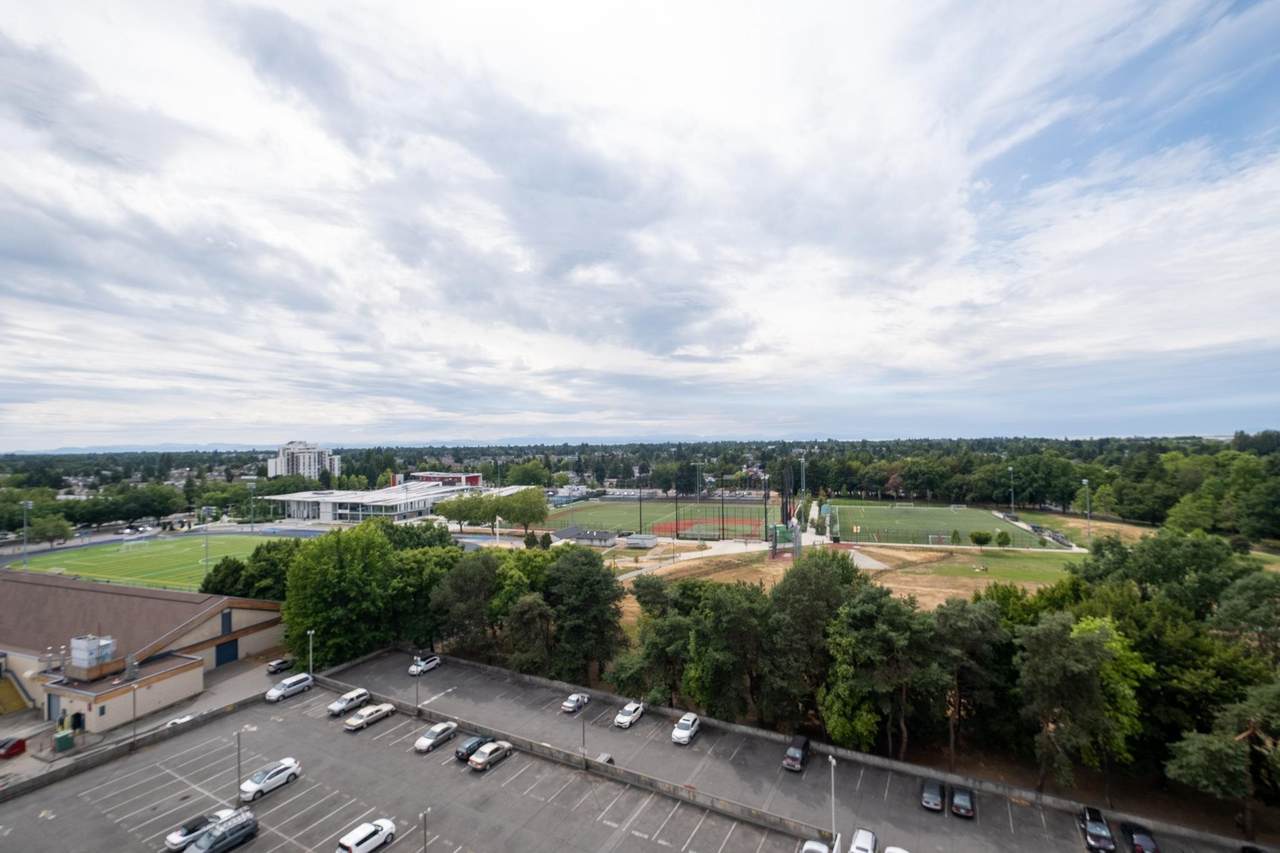 6631 Minoru Boulevard - Photo 1