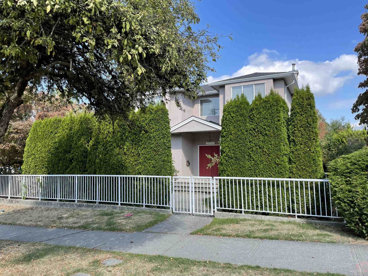 699 29TH Avenue - Photo 1