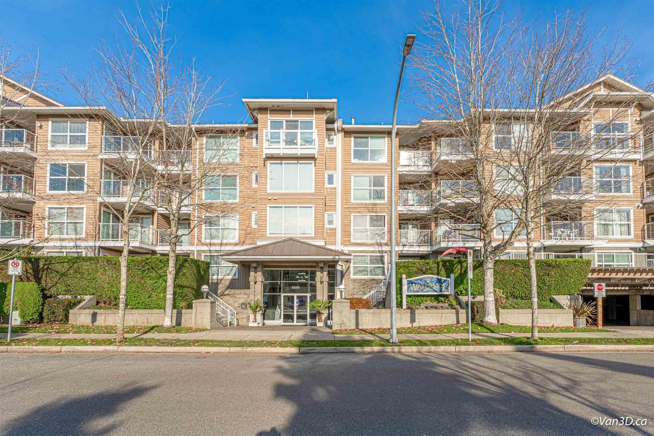 5880 Dover Crescent - Photo 1