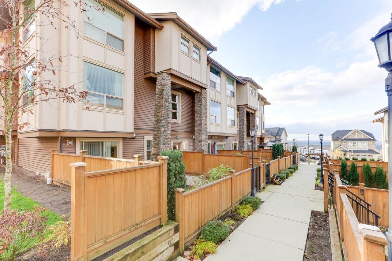 10480 248 Street - Photo 1