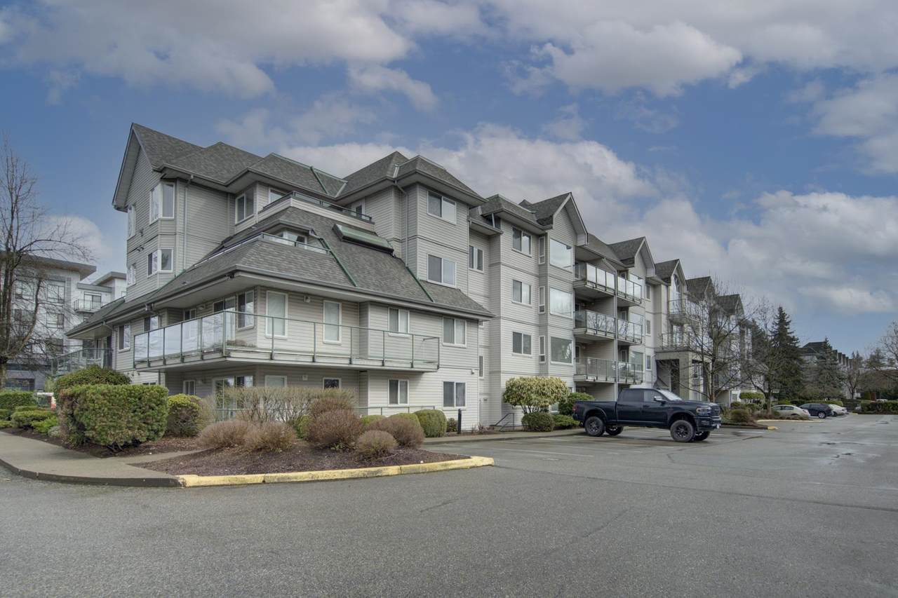 33688 King Road - Photo 1