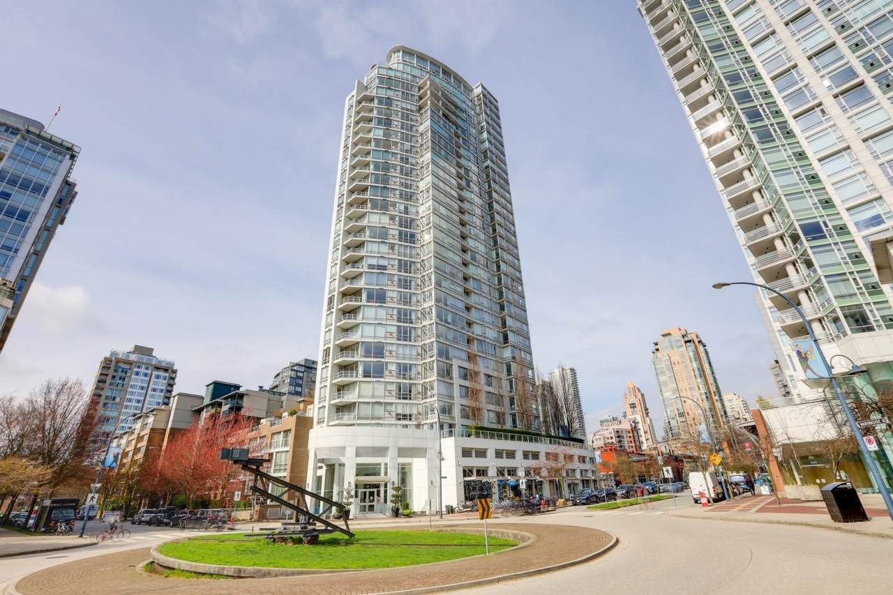 1201 Marinaside Crescent - Photo 1